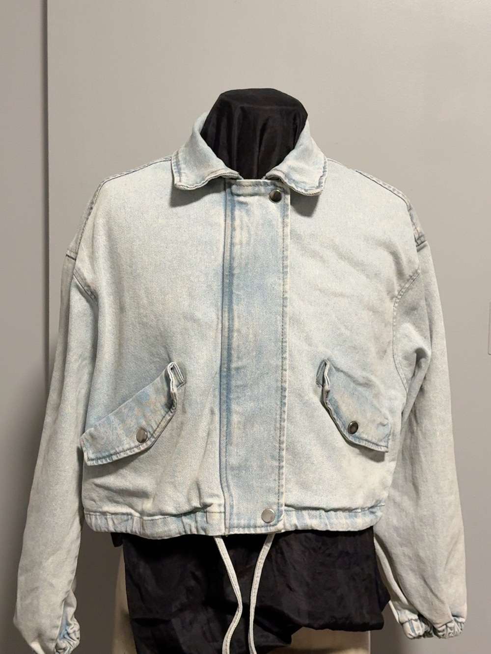 Express Light Wash Denim Jacket – Women’s Small